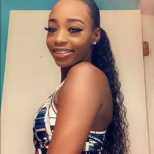 Meet your Posher, Monea